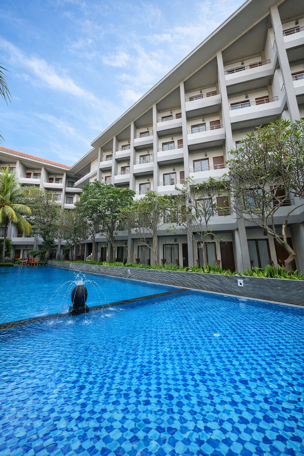 Resort mewah di tepi pantai Lombok